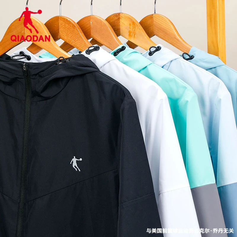 乔丹冲锋衣外套男2025秋季新款正品防泼水科技薄款宽松男士运动服