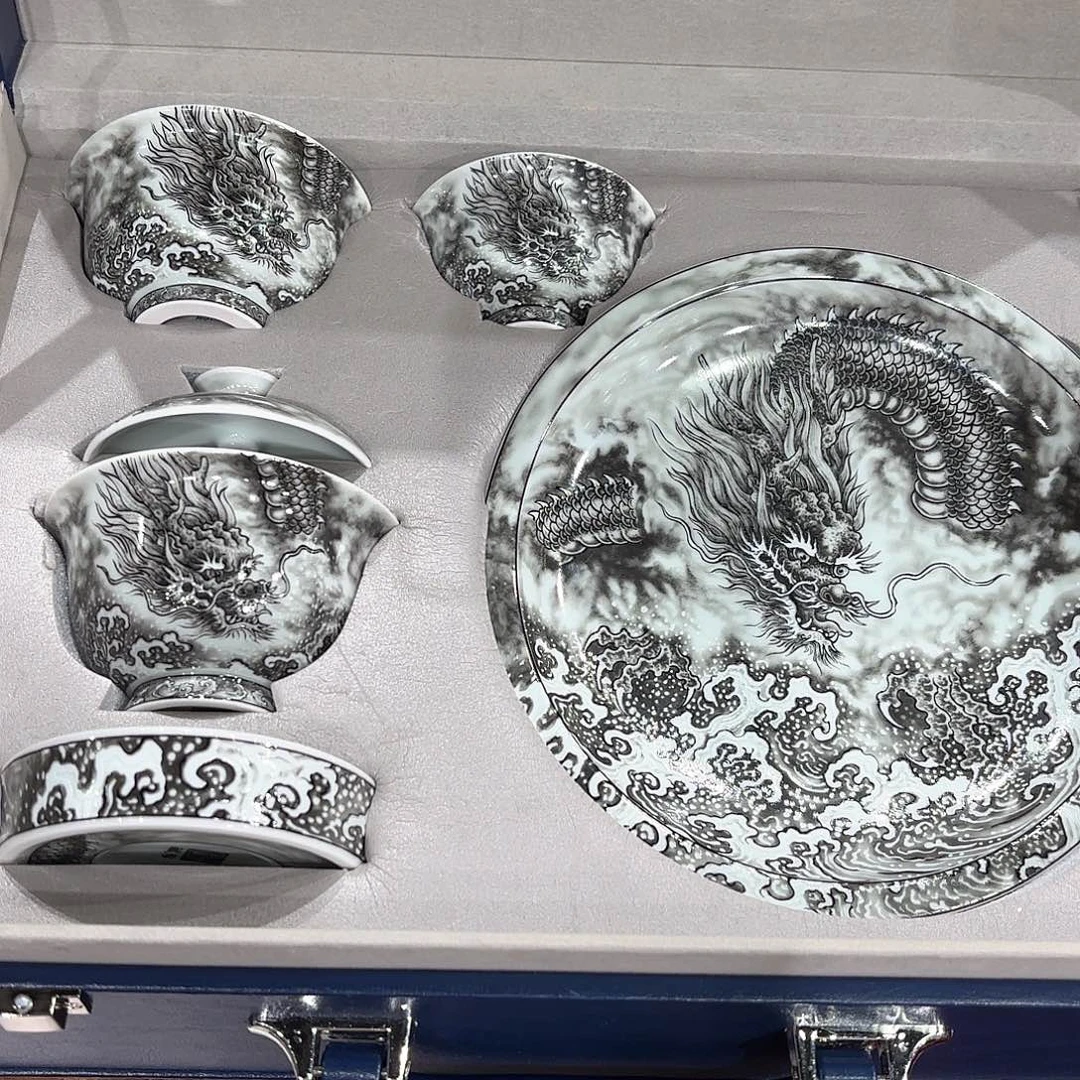 瓷片景德镇瓷器精品陈列