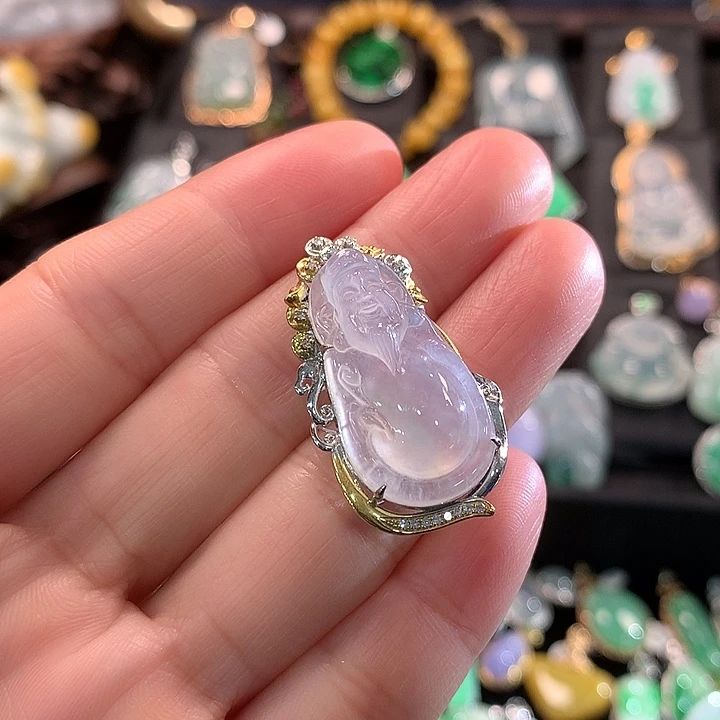 翡翠18K金镶嵌颈饰财神