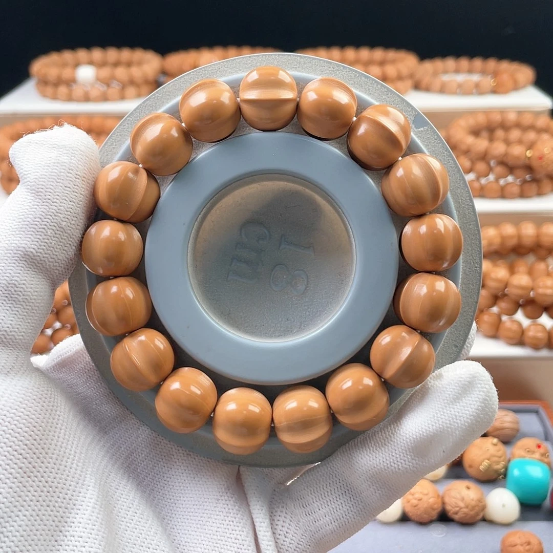 猴头核桃手串携*鲨鱼