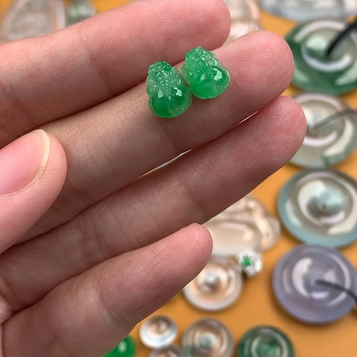 颈饰未镶嵌翡翠….