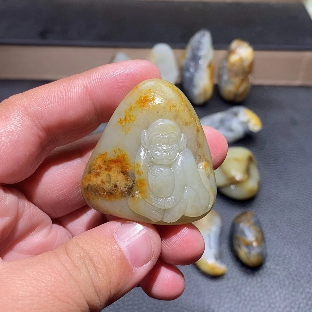 和田玉未镶嵌颈饰定制