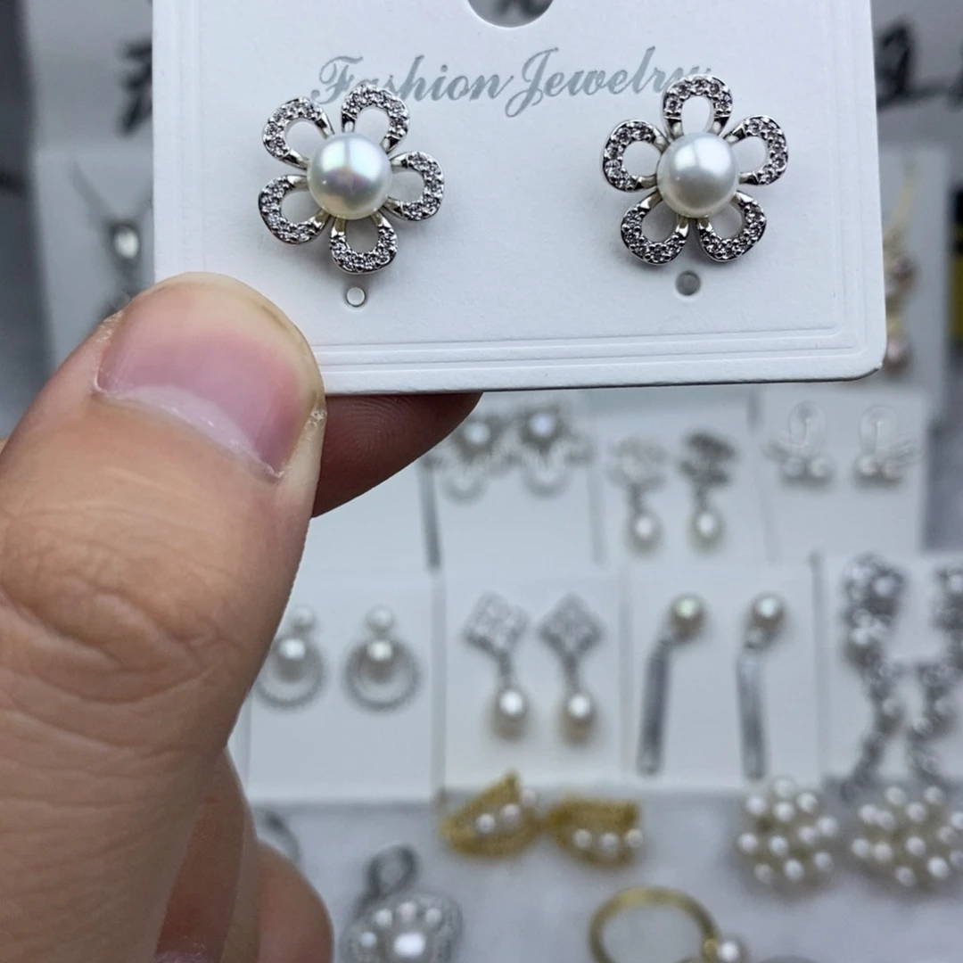 淡水珍珠耳饰未镶嵌