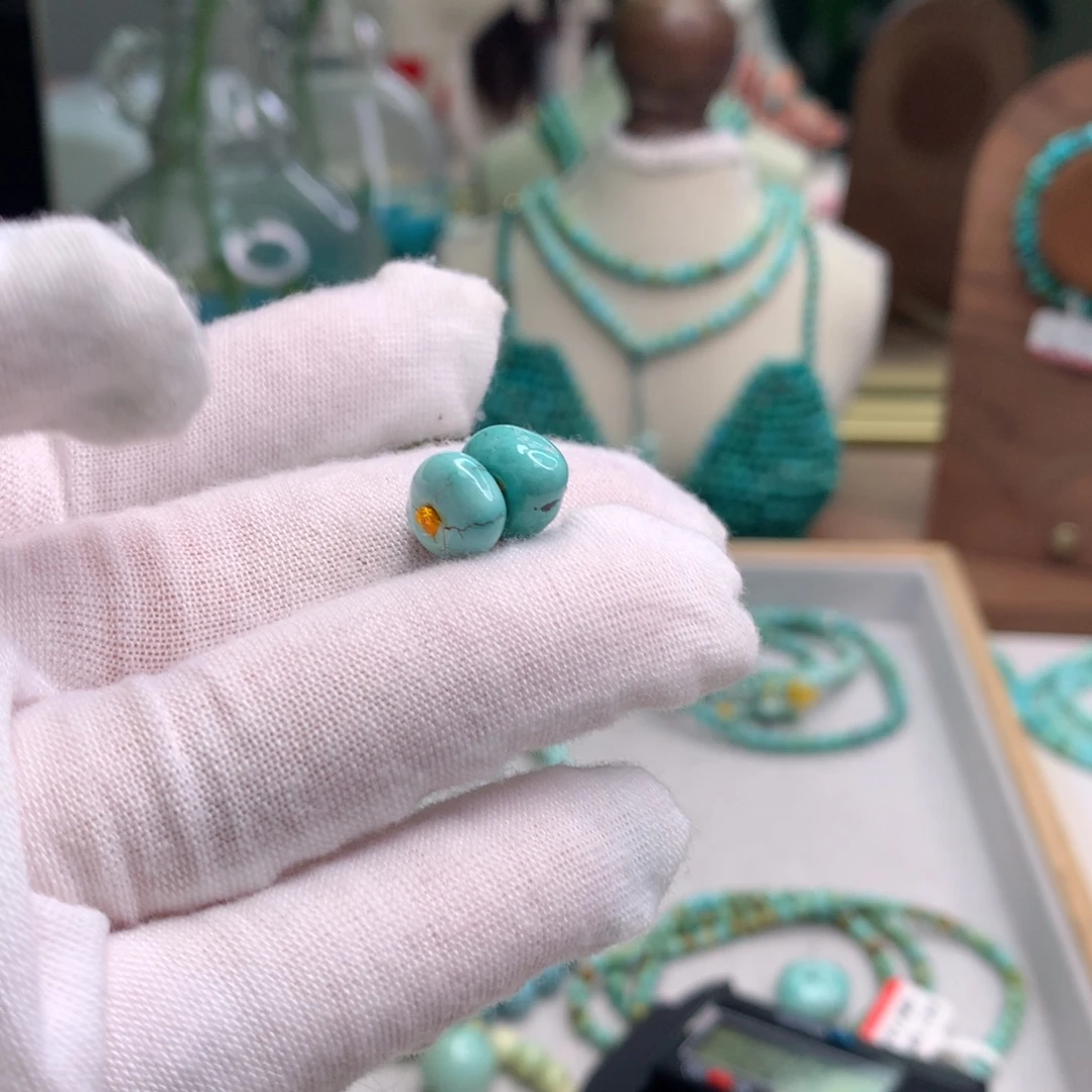 绿松石未镶嵌饰品