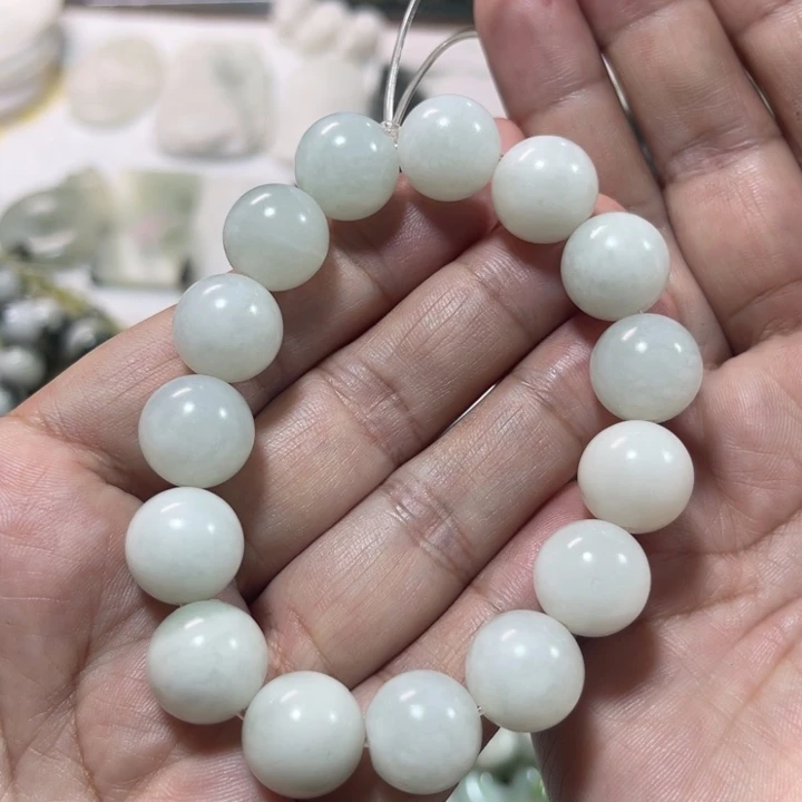 未镶嵌独山玉颈饰微暇