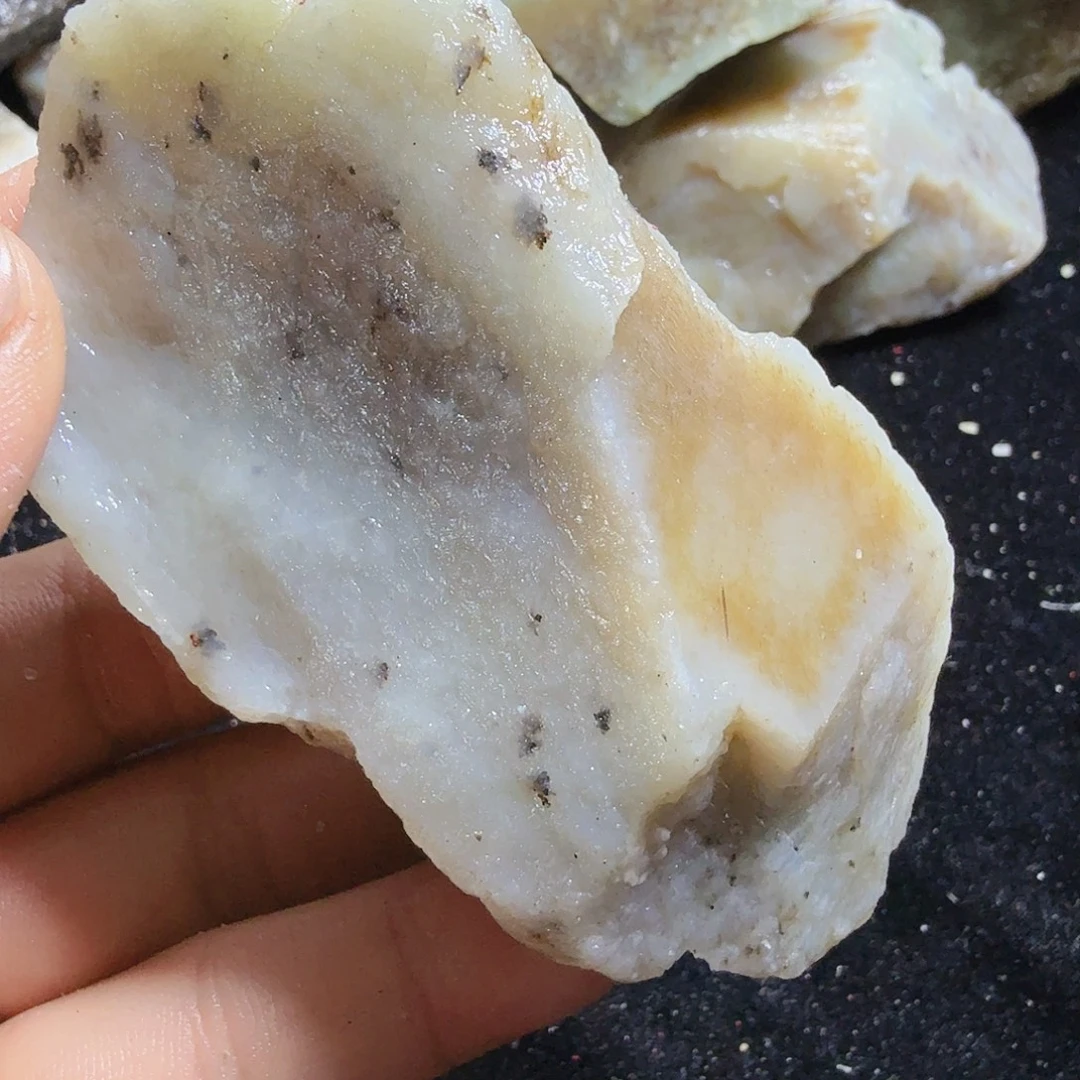 和田玉（糖玉）未镶嵌珠宝半成品