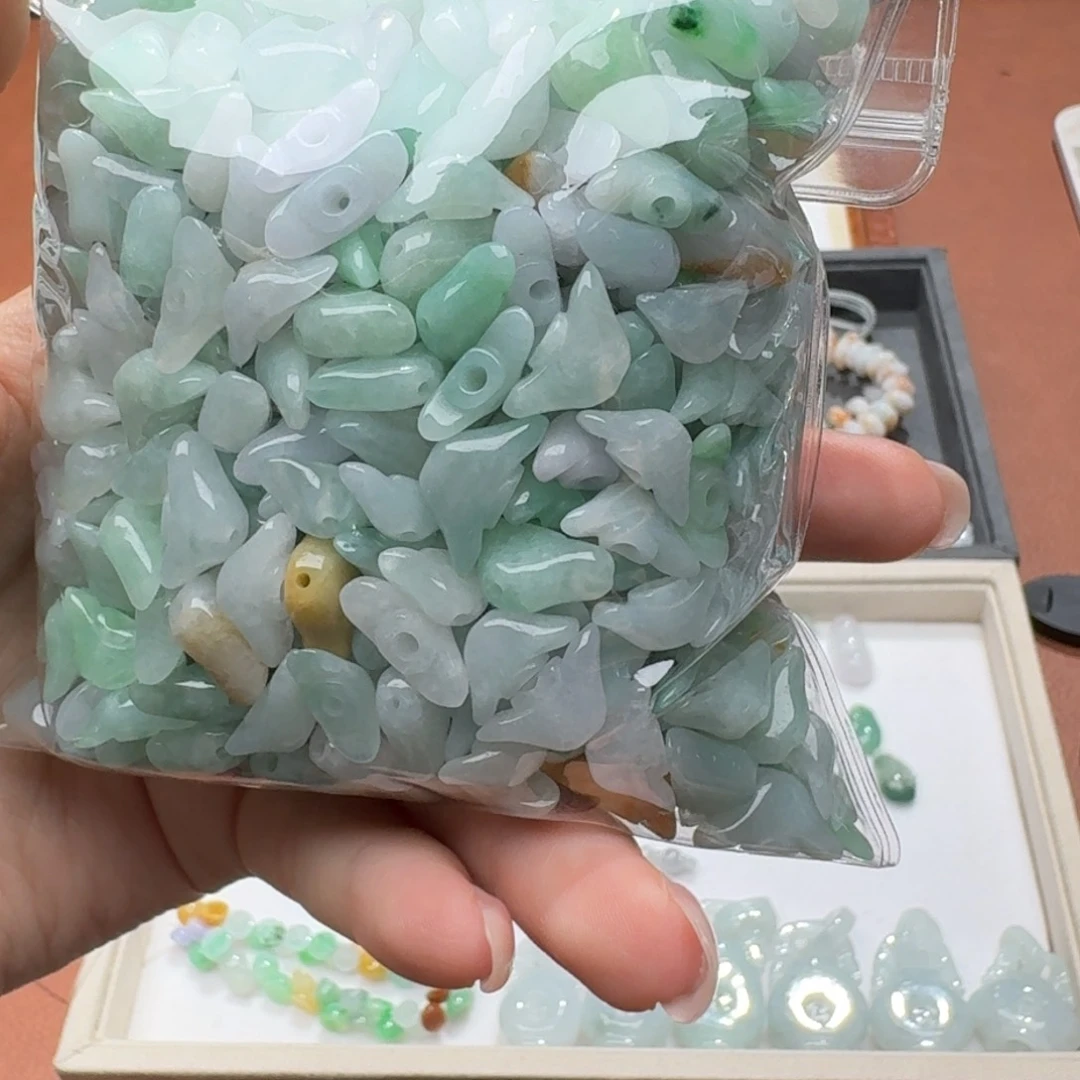 未镶嵌挂件翡翠福利10个，不包邮，拍邮费发货