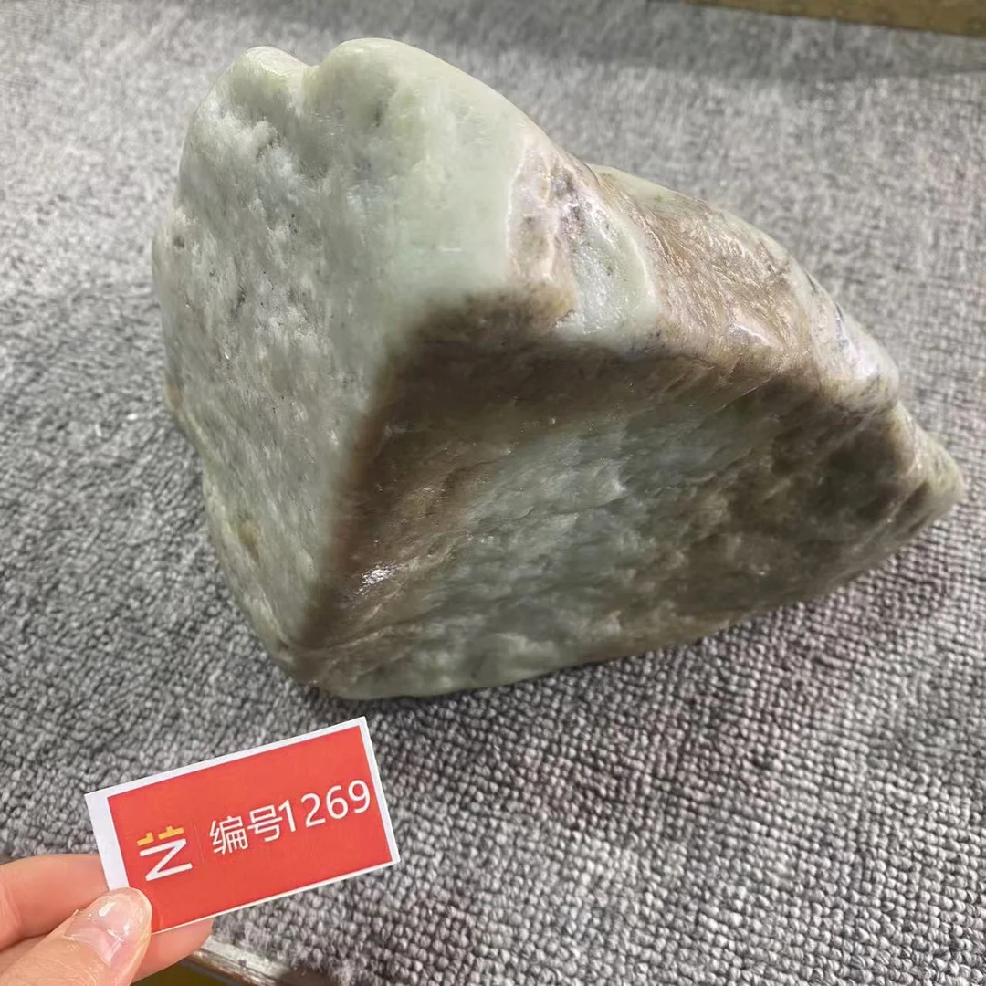 新疆玉料原石发一件编号1269