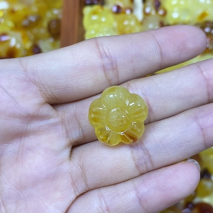 吊坠橄榄核五瓣花60