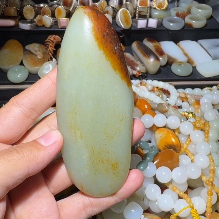 和田玉未镶嵌把件