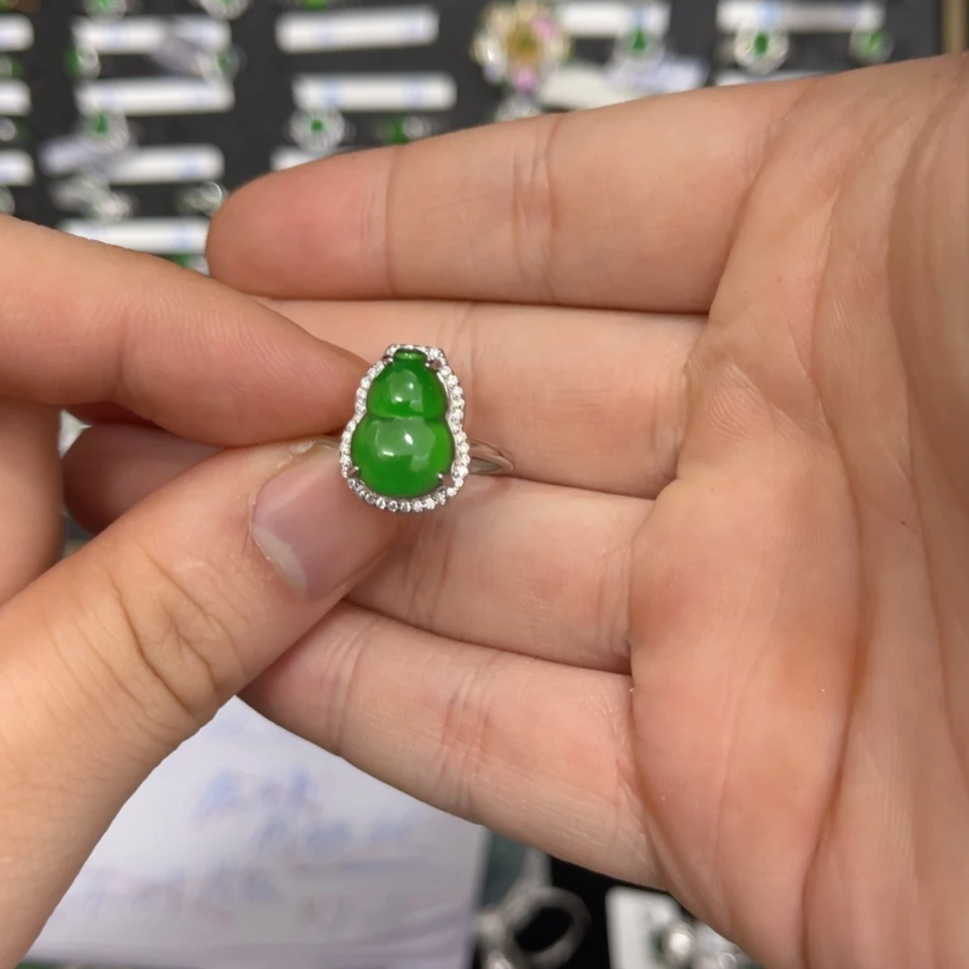 翡翠戒指银S925镶嵌翡翠戒指