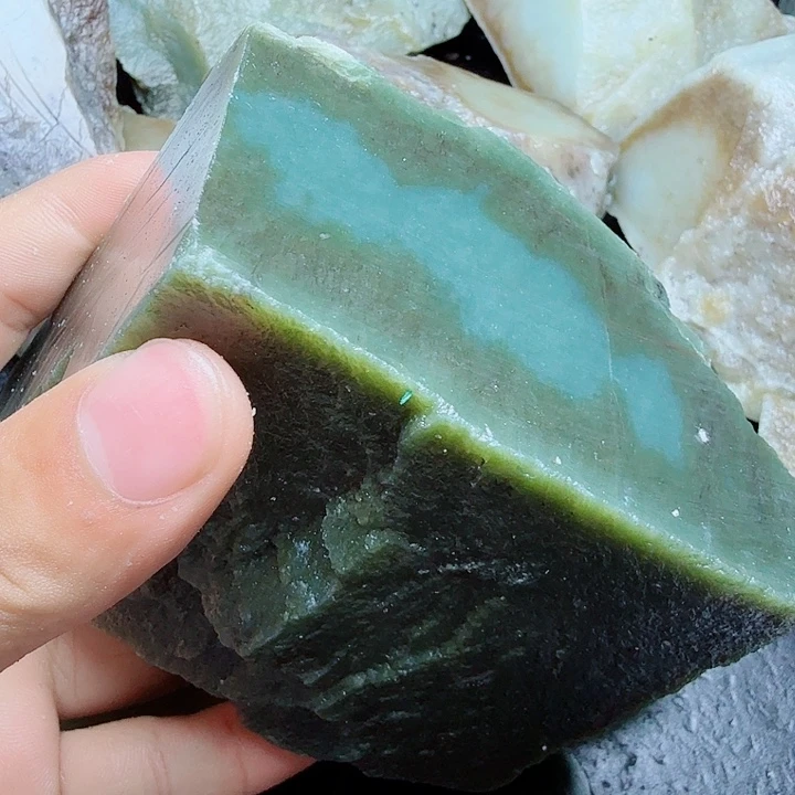 未镶嵌和田玉（糖玉）珠宝奇石