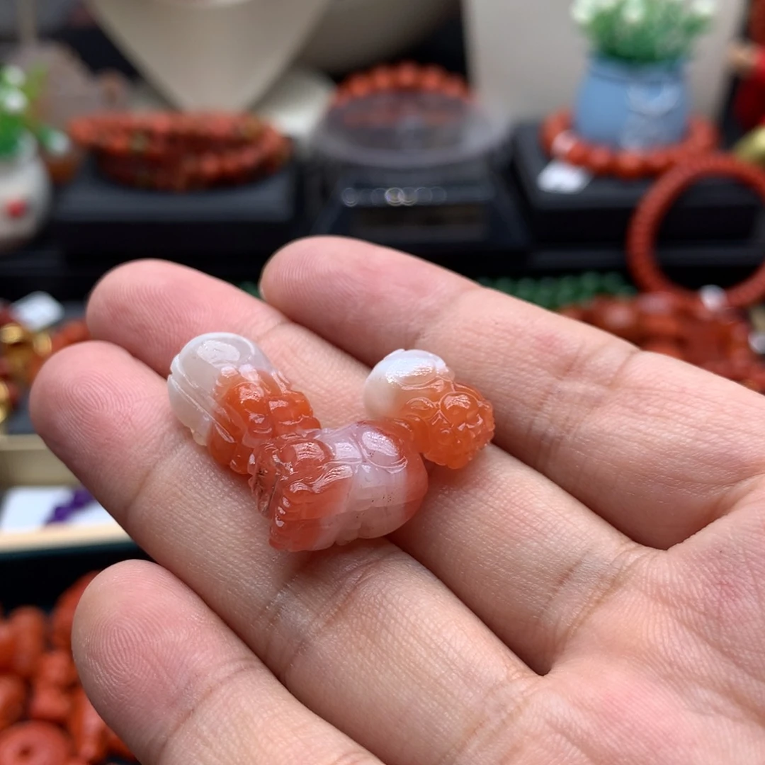 南红玛瑙发3个，配饰未镶嵌