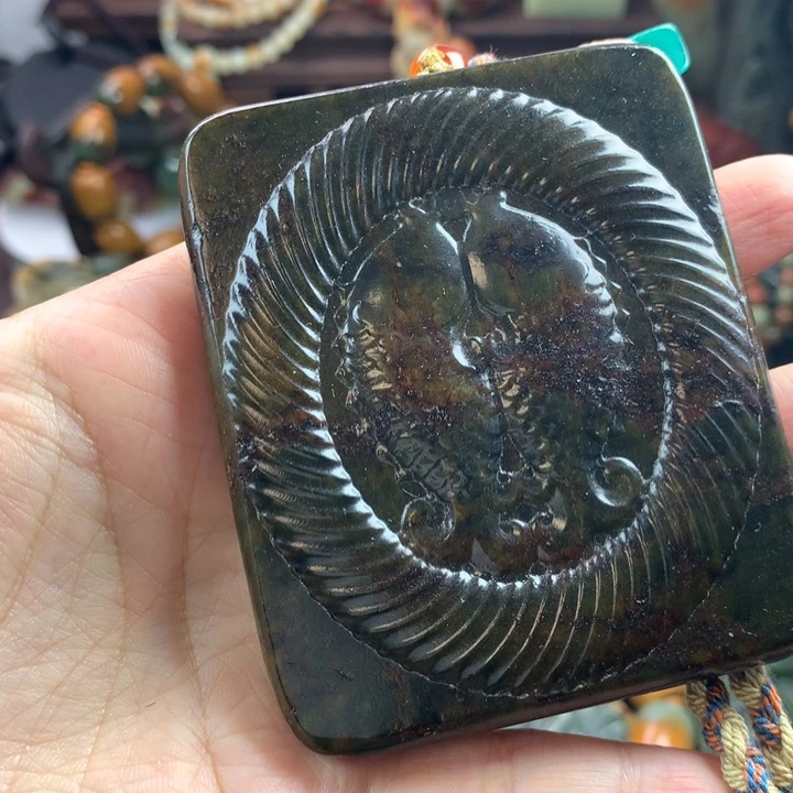 岫岩河磨玉（透闪石质玉）把件未镶嵌