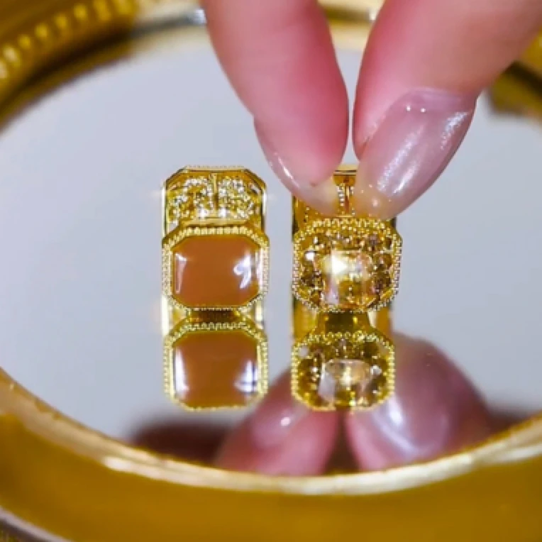 铜合金锆石耳饰 闪钻方糖耳钉小众设计高级耳环精致气质通勤耳饰