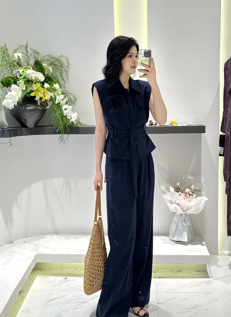 【格子家】衬衫夏季新款欧货时尚垫肩收腰无袖夹克长裤两件套5655