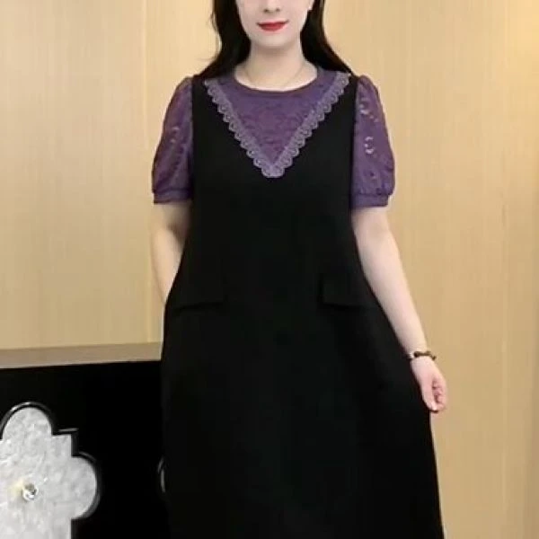 胖大今大码女装紫色蕾丝拼接连衣裙夏季新款气质显瘦裙子ZB6834