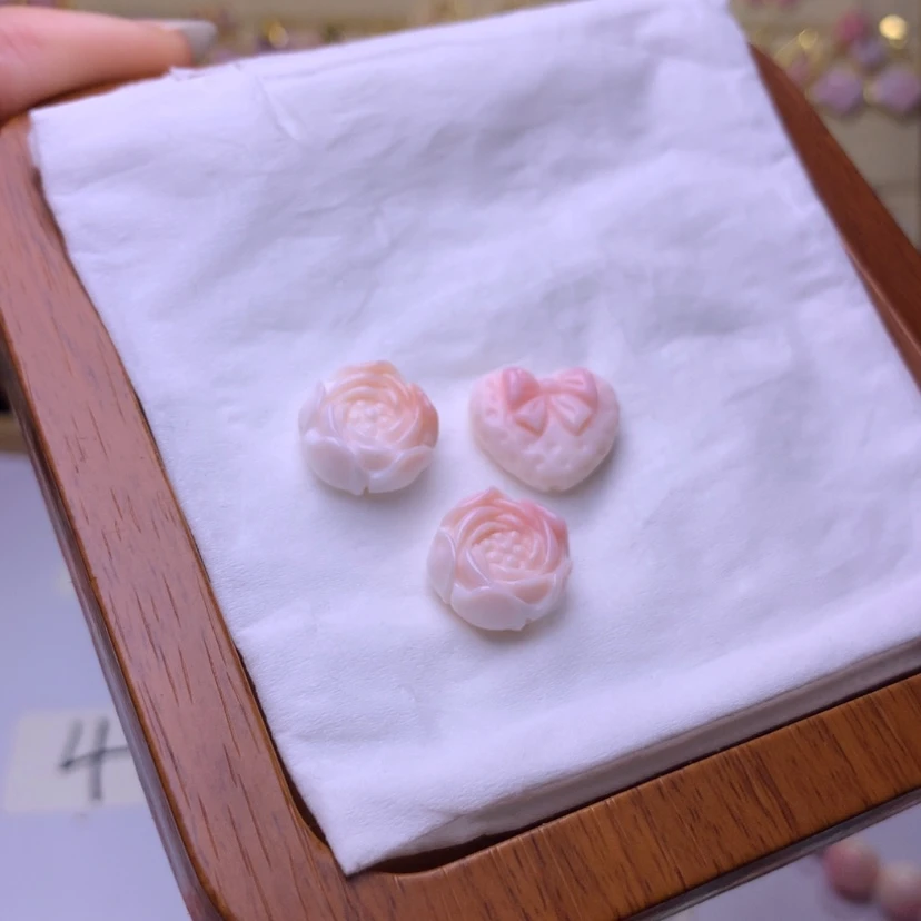 【闪购商品】查罗石颈饰合金福利