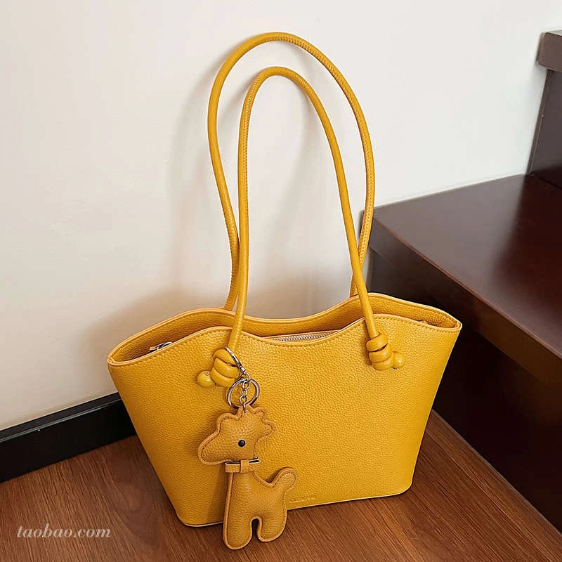 高级感时尚超火小包包女2025新款百搭单肩腋下包通勤手提包水桶包