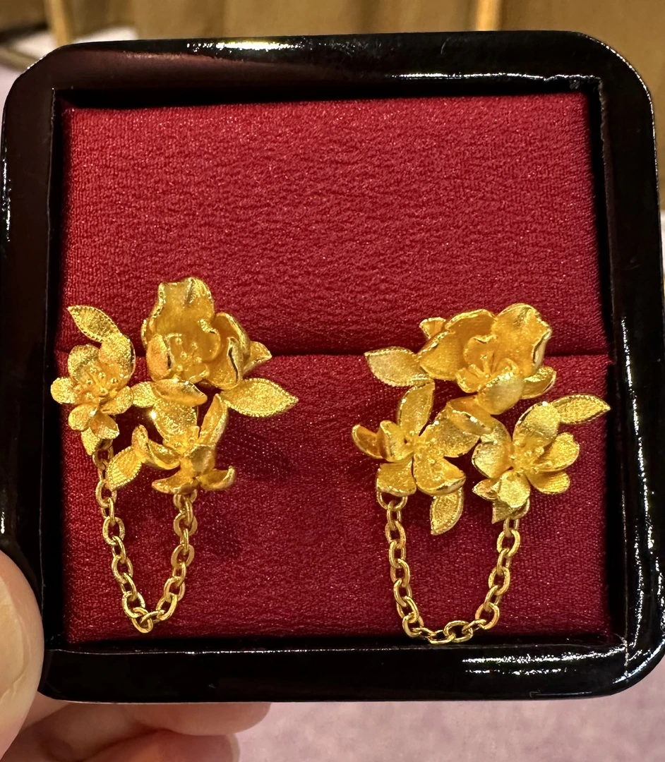 鳳喆古法錾刻工艺设计师款花花节婚嫁国风日常耳钉(一对)足金999