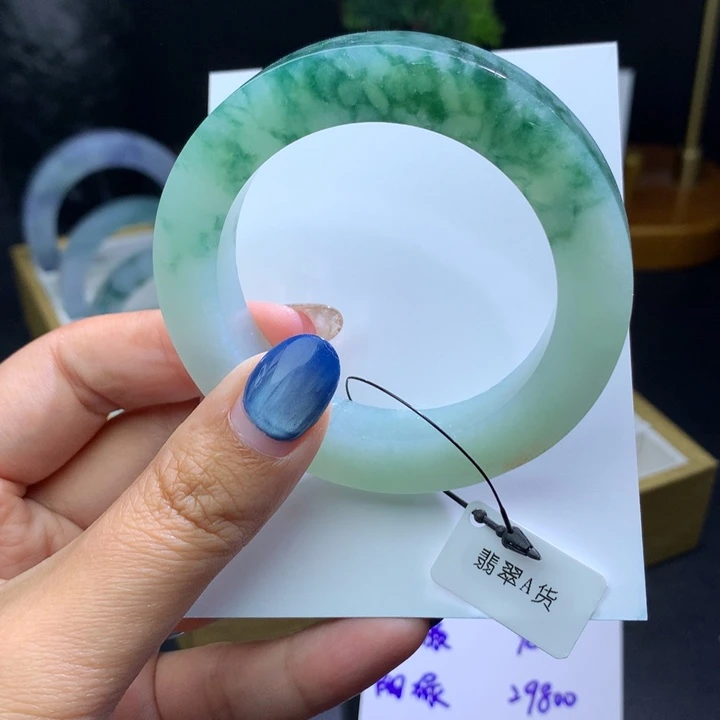未镶嵌翡翠手镯定制翡翠