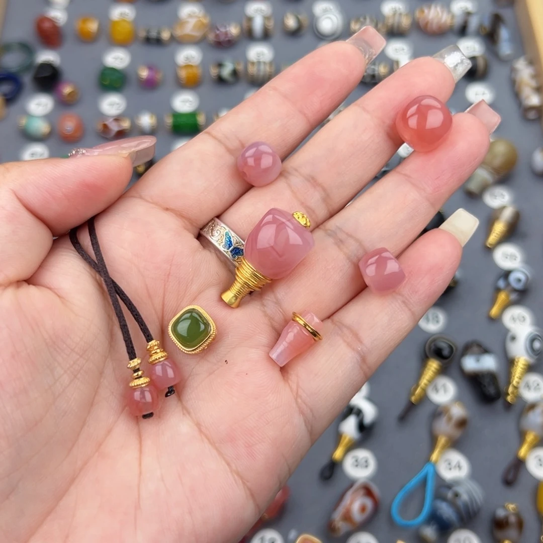 玛瑙/玉髓饰品未镶嵌南**往