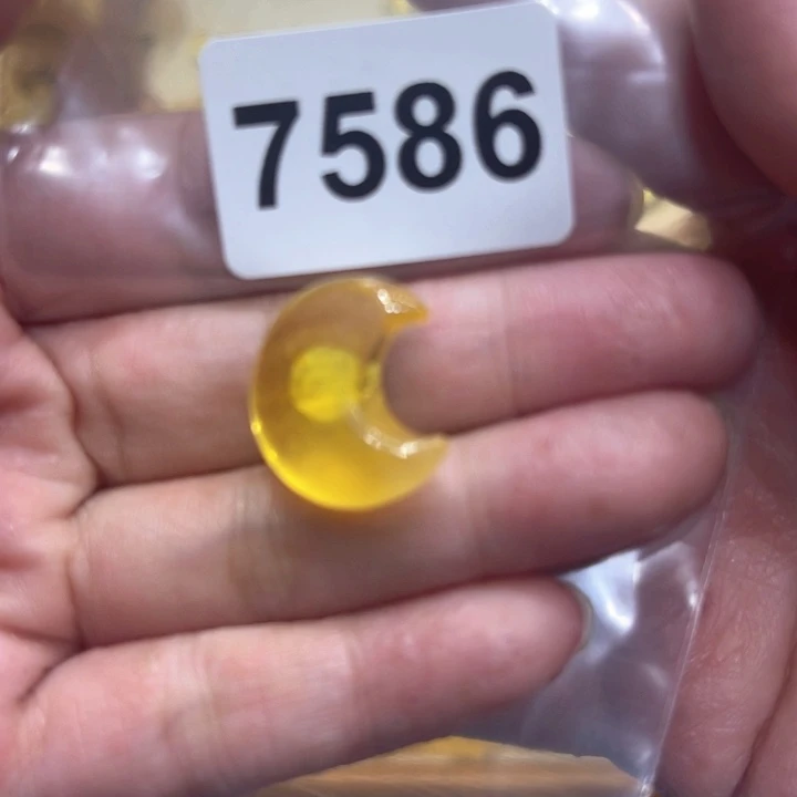 未镶嵌琥珀珠宝奇石