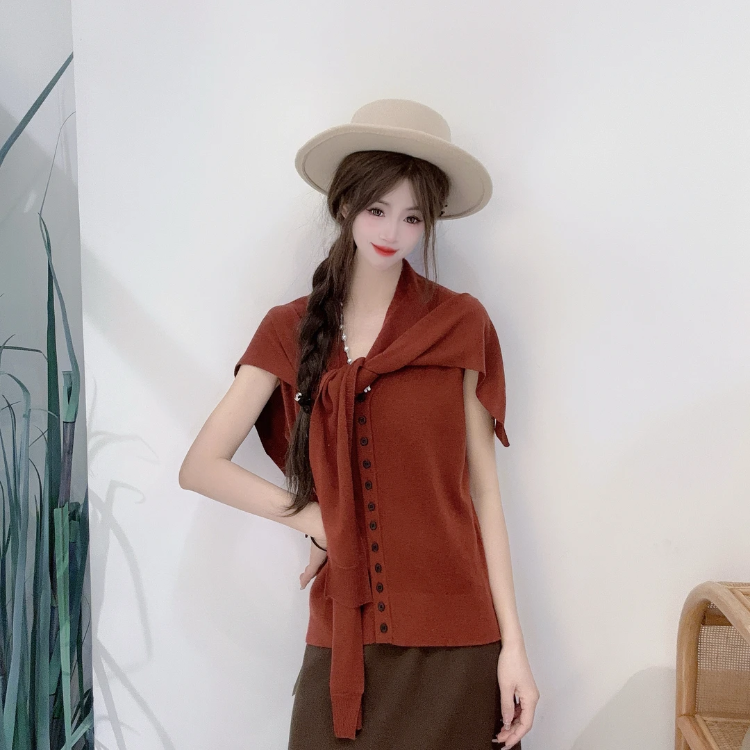 EC41633001韩系温柔风复古红设计感小众时尚针织无袖马甲披肩套装