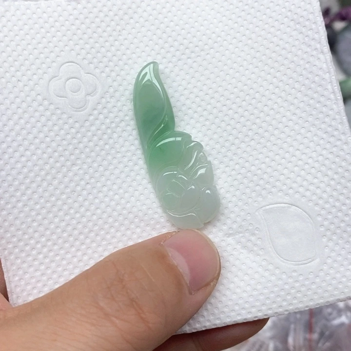 G***U翡翠未镶嵌颈饰天然缅甸翡翠