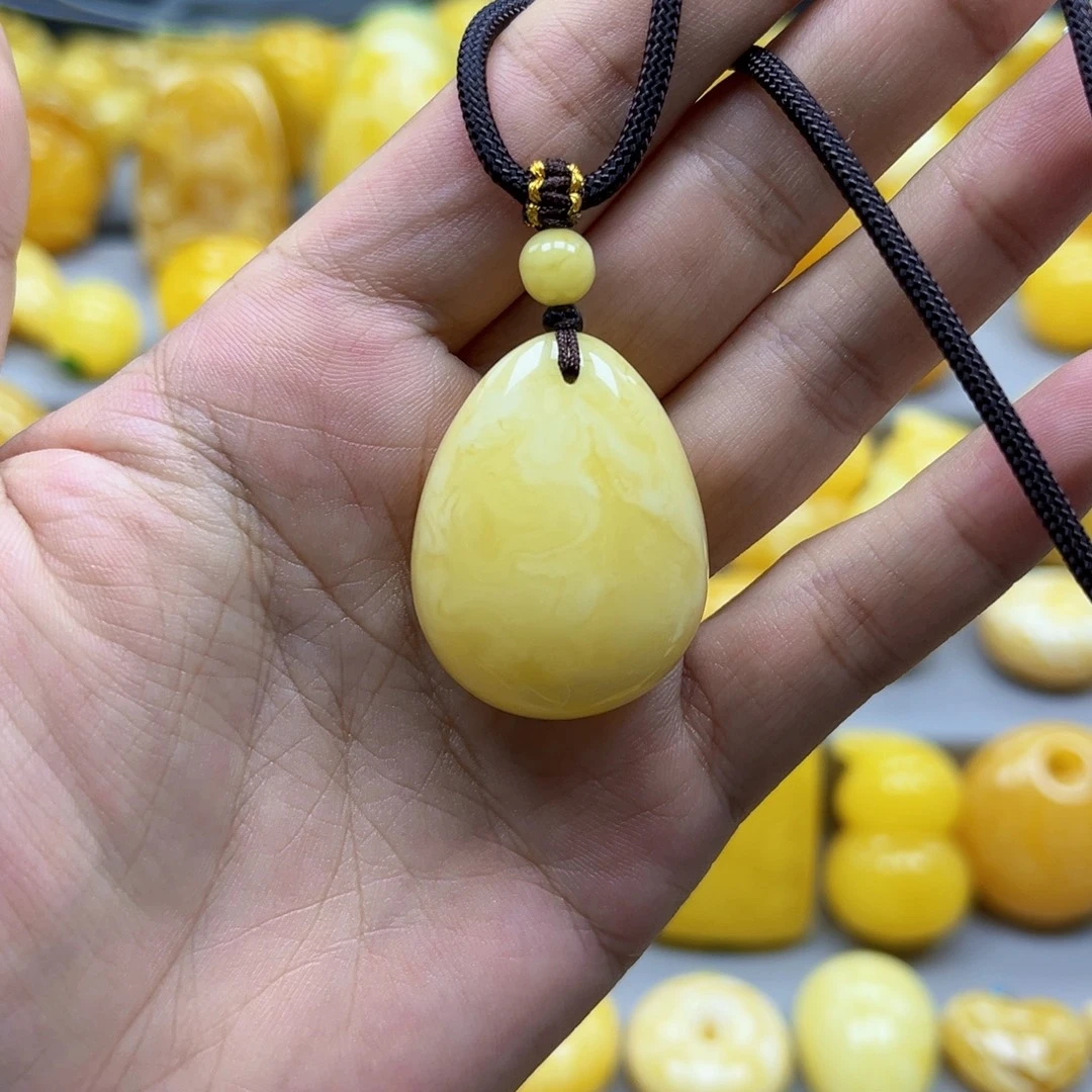 蜜蜡未镶嵌珠宝奇石