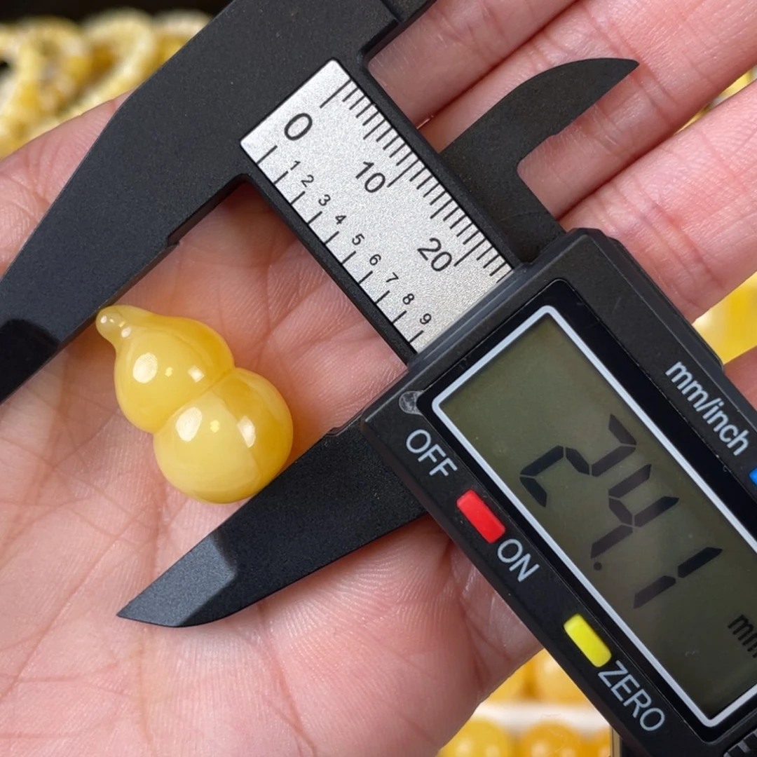 蜜蜡裸石未镶嵌小葫芦