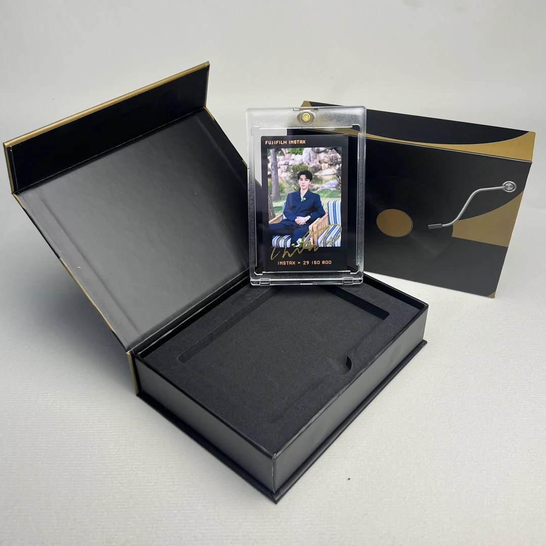 N2889王俊凯 签名正品拍立得照片 黑胶