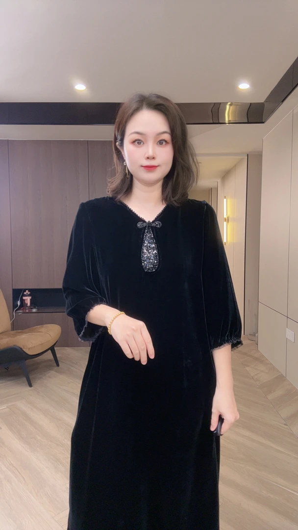 小V领水滴国风琵琶扣真丝丝绒连衣裙8分袖宽松直筒裙m115