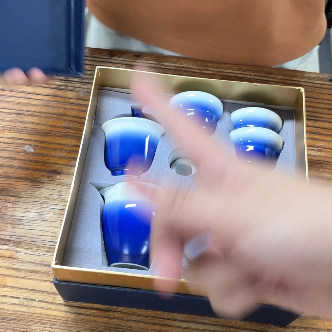 孤品茶具套装等。