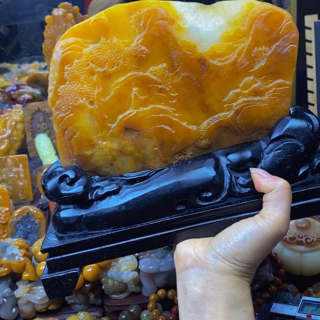 未镶嵌石英质玉（黄龙玉）颈饰