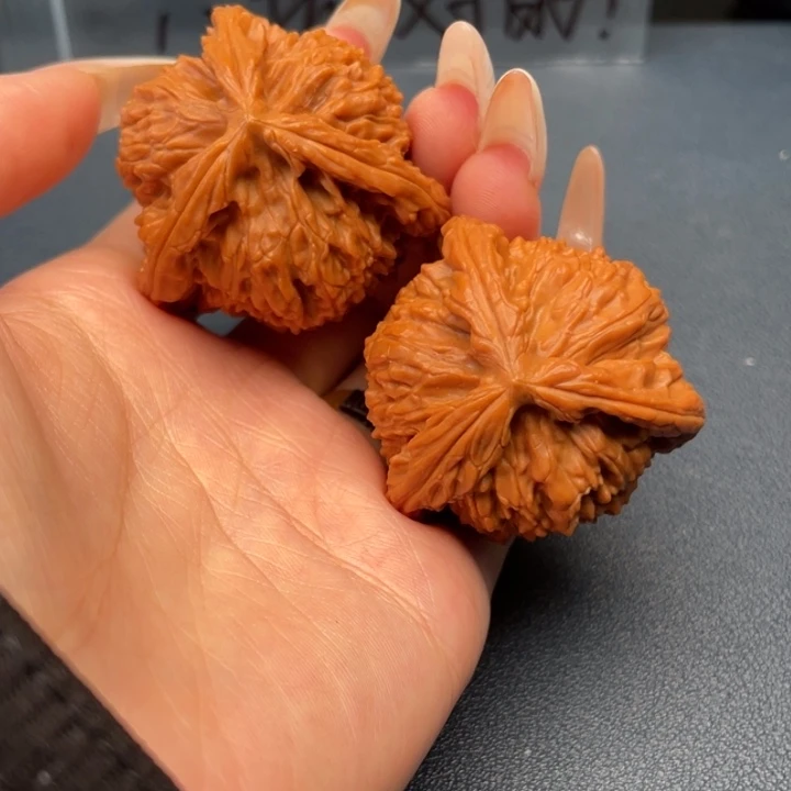 关***超文玩核桃吊坠白狮子