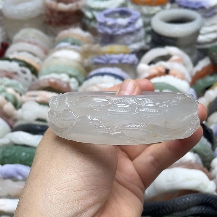 未镶嵌手镯石英岩玉