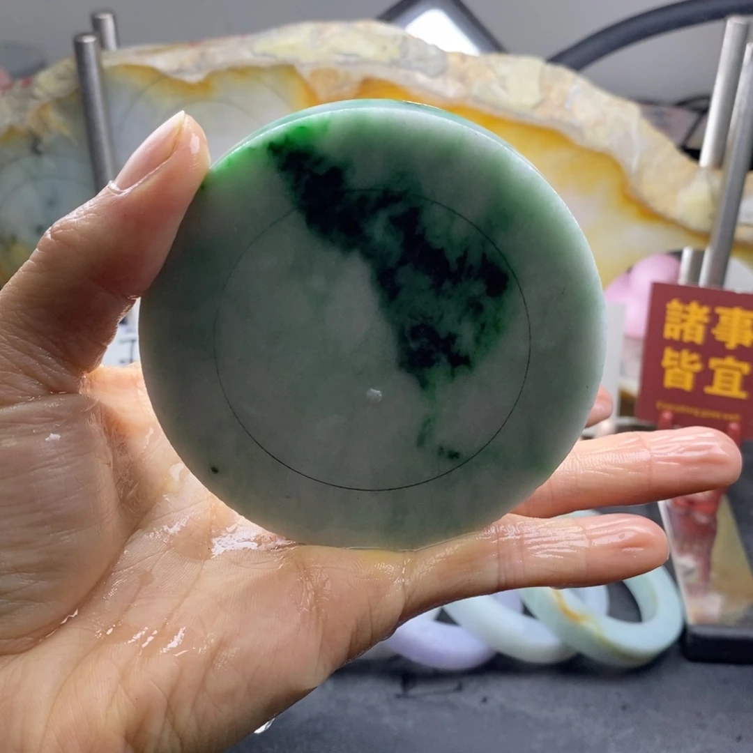 杨***放定制翡翠正未镶嵌