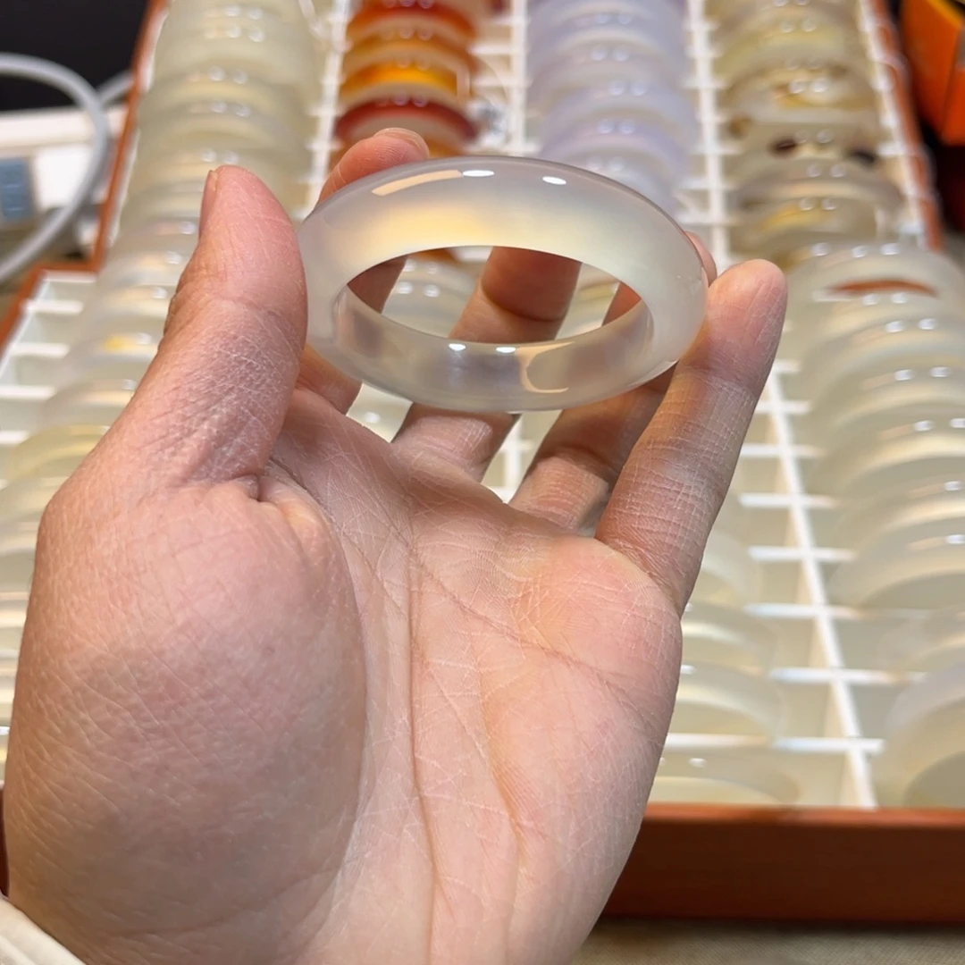 玛瑙/玉髓未镶嵌手镯