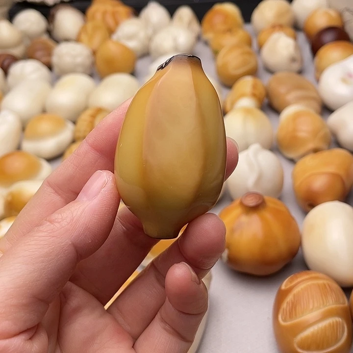 菩提根/象牙果吊坠烤色香蕉