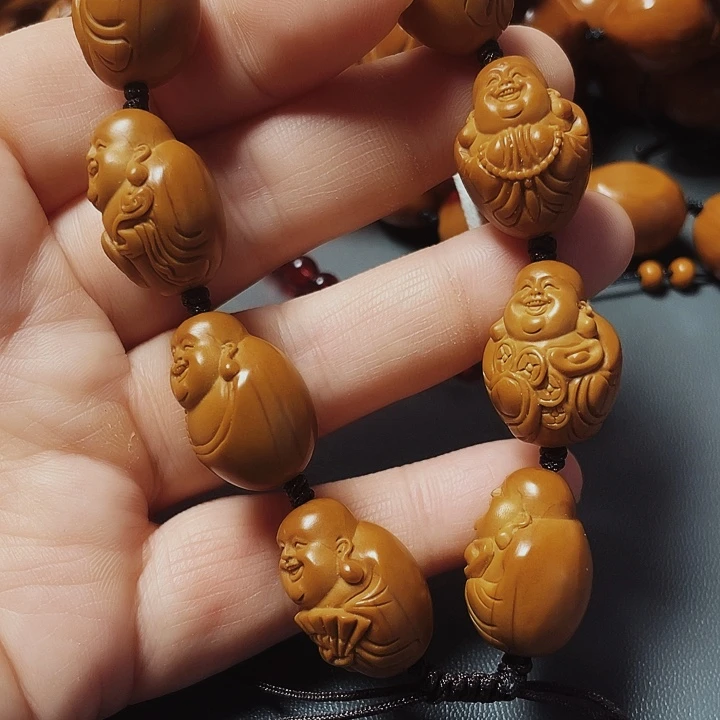 精工精雕，光背弥勒