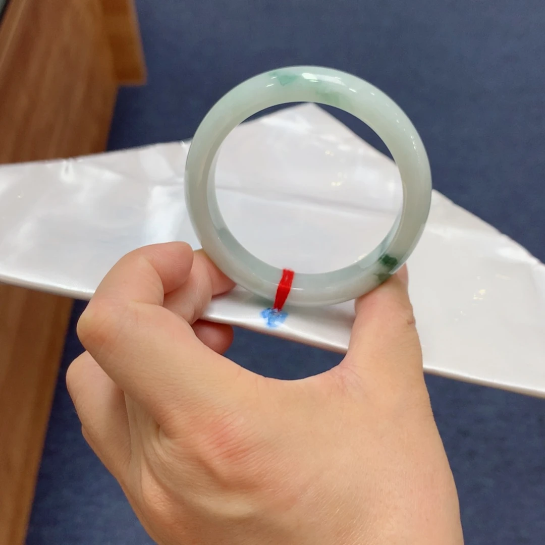 翡翠手镯未镶嵌买断