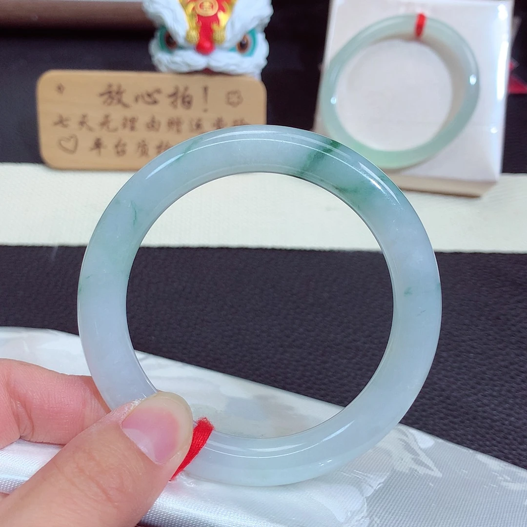 翡翠未镶嵌手镯2014