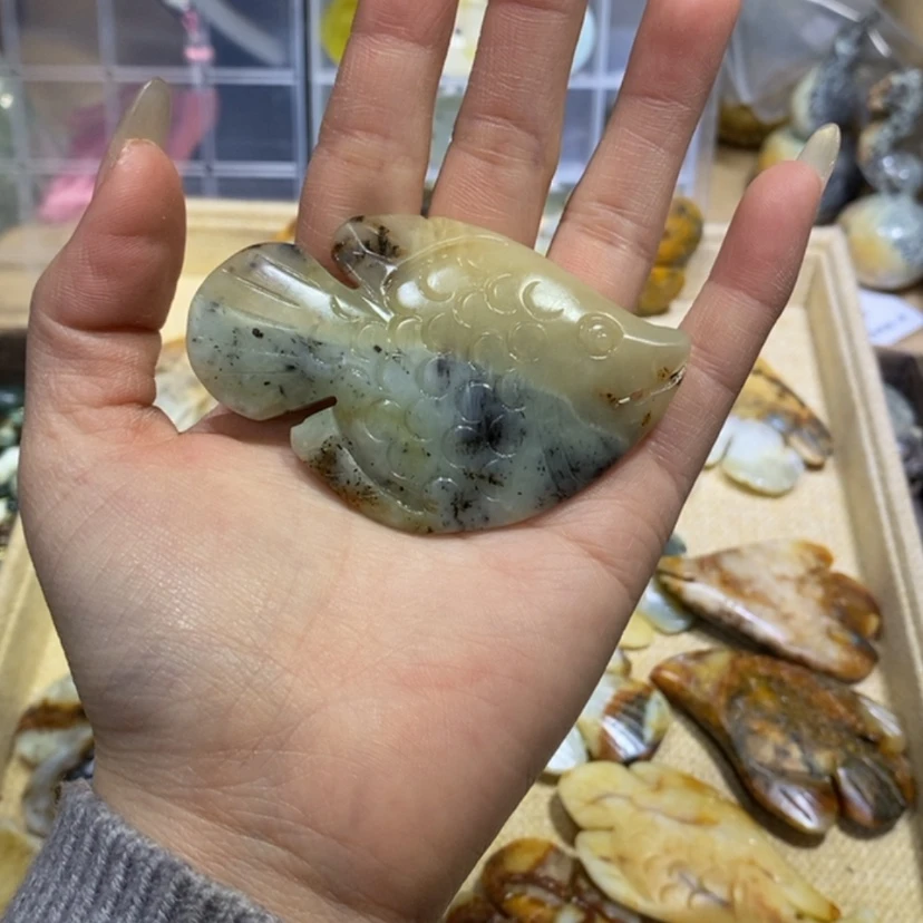 【闪购商品】蛇纹石玉颈饰未镶嵌梦****?73