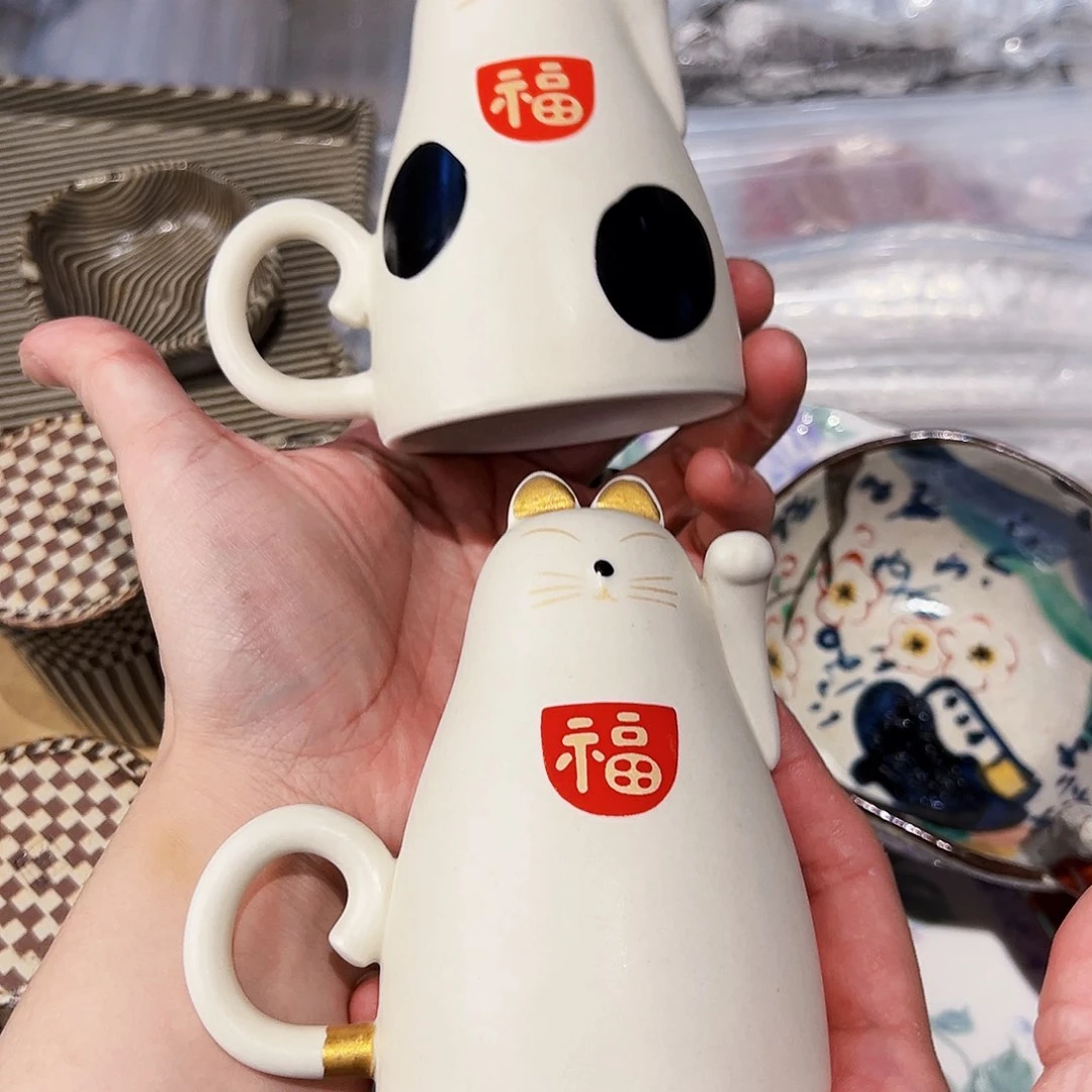 郁****咖啡杯和茶杯是我们学校一