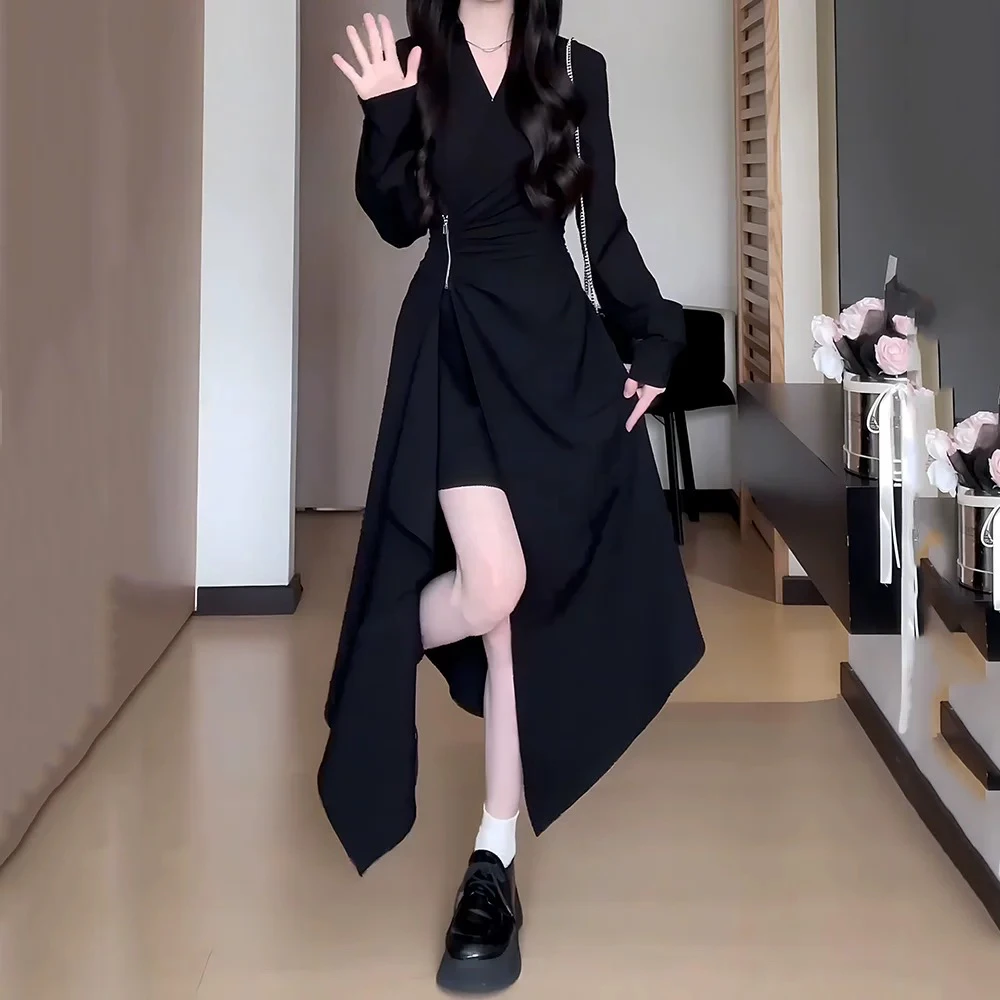 大码不规则黑色拉链连衣裙女开春新款胖mm收腰梨形身材显瘦小裙子