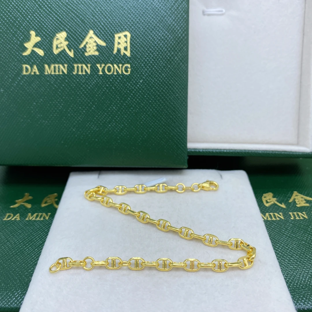 #7499漂亮18K金Au750精品猪鼻子手链