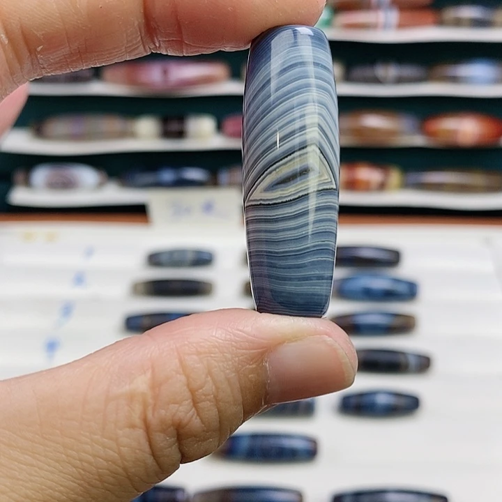 勿***4玛瑙/玉髓未镶嵌颈饰