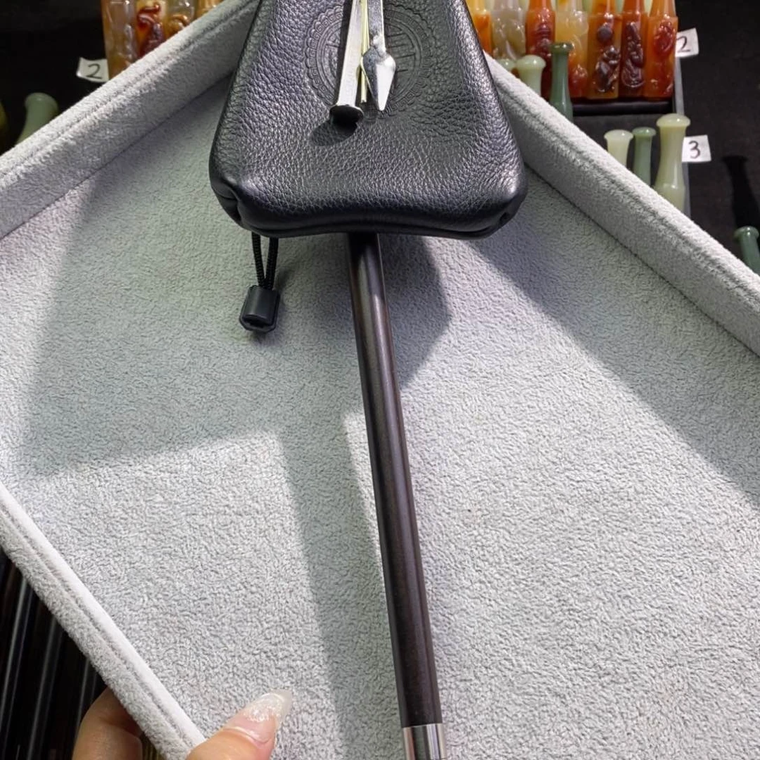 鲁***羊手艺人小陈旱烟袋