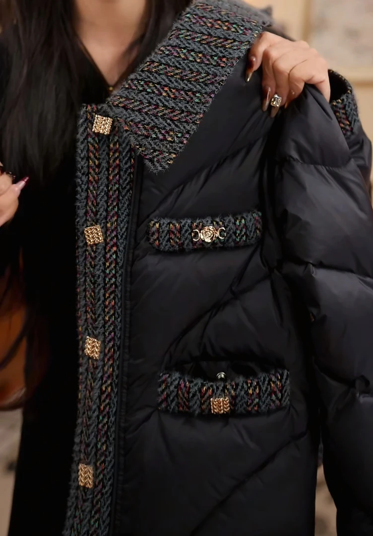 HH-冬日暖阳黑彩设计师高定小香羽绒服女大朵绒